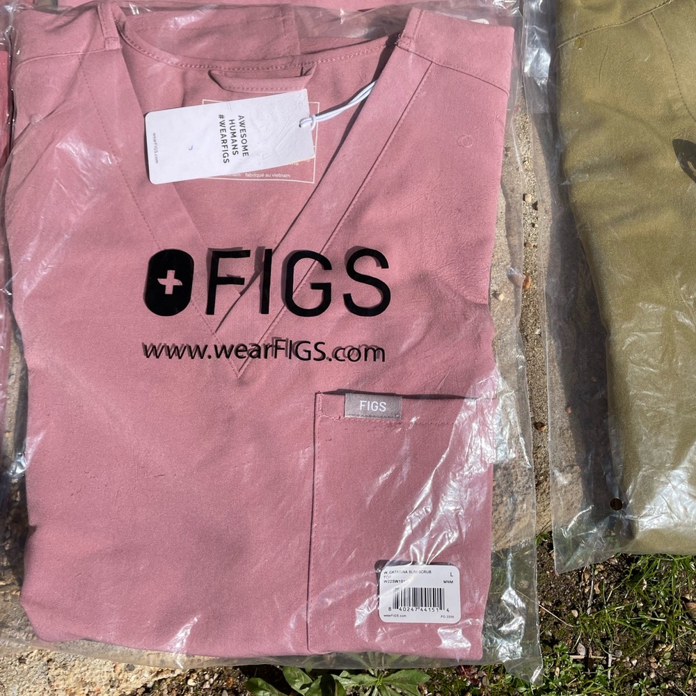 Figs Women's Tops - Catarina/ Casma/ Blake/ - Picture 2 of 3